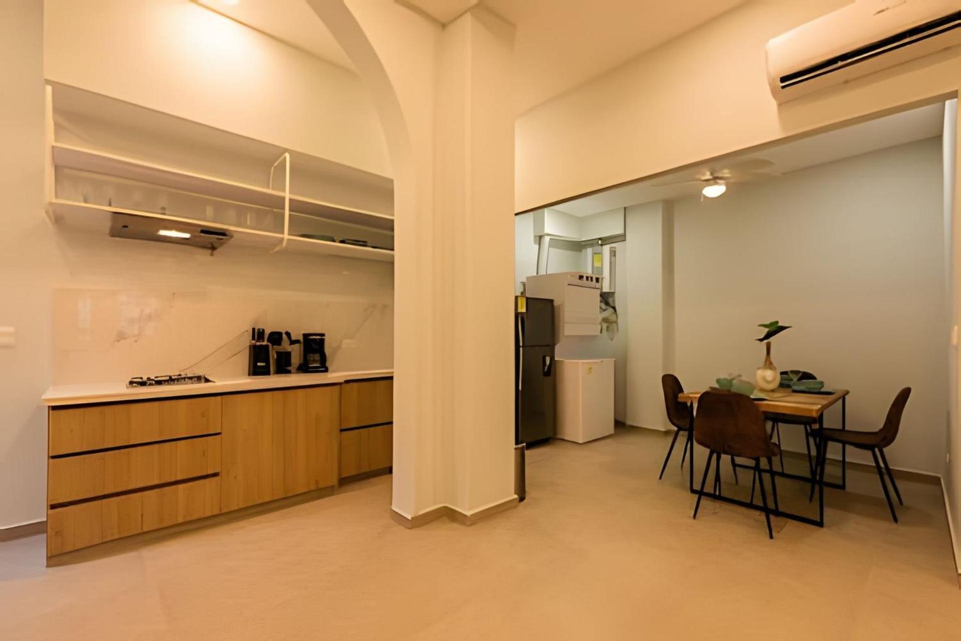 Apto Con Balcón En En Centro Historico - Zaher G *